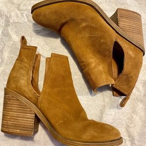 Steve Madden Brown Suede Chunky Heel Booties 10